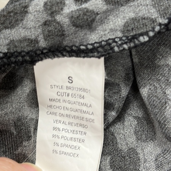 BRIGGS NEW YORK Black & Sliver/ gray Patterned Faux Layered Blouse Top, S - Picture 7 of 7